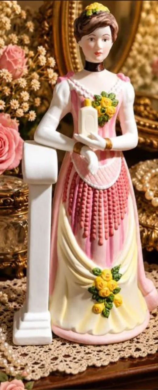 Boneca troféu de porcelana da Avon  - Foto 2