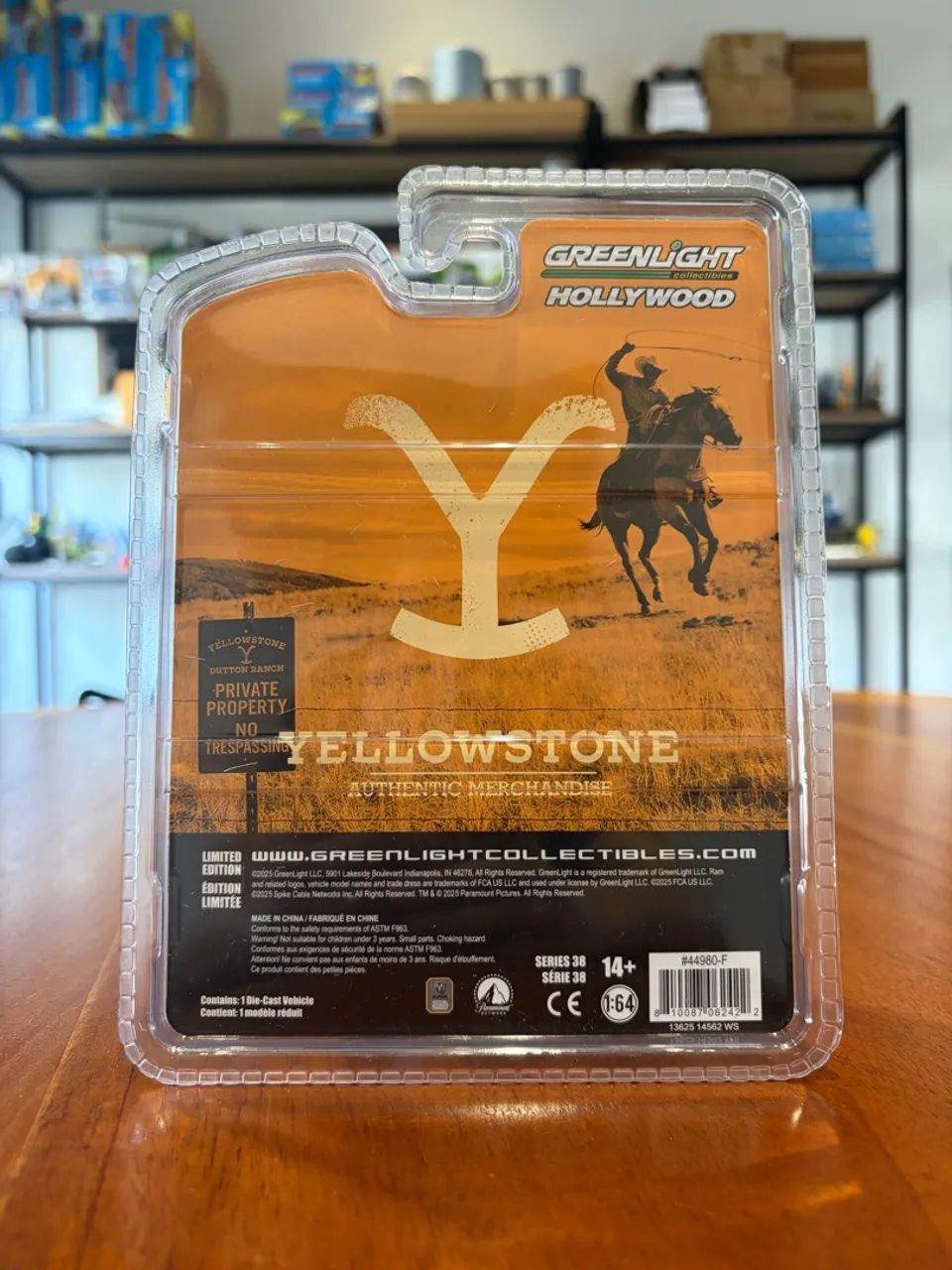 Miniatura Ram Dually Yellowstone Dutton ranch 1/64 - Foto 2