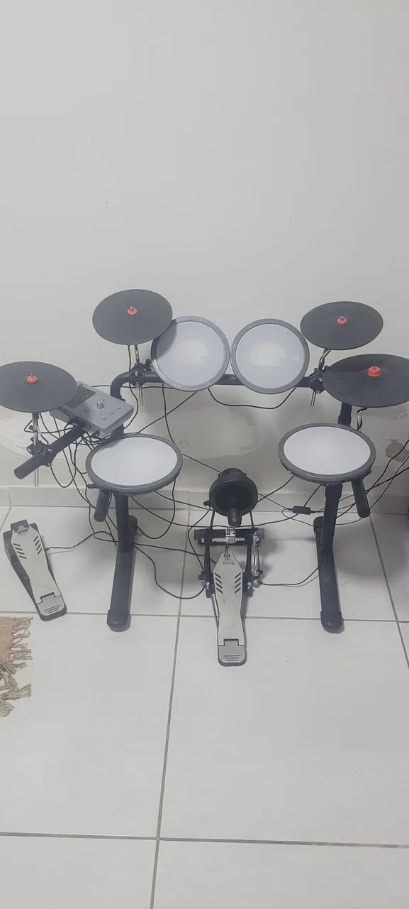 bateria eletrônica instrumento musical.