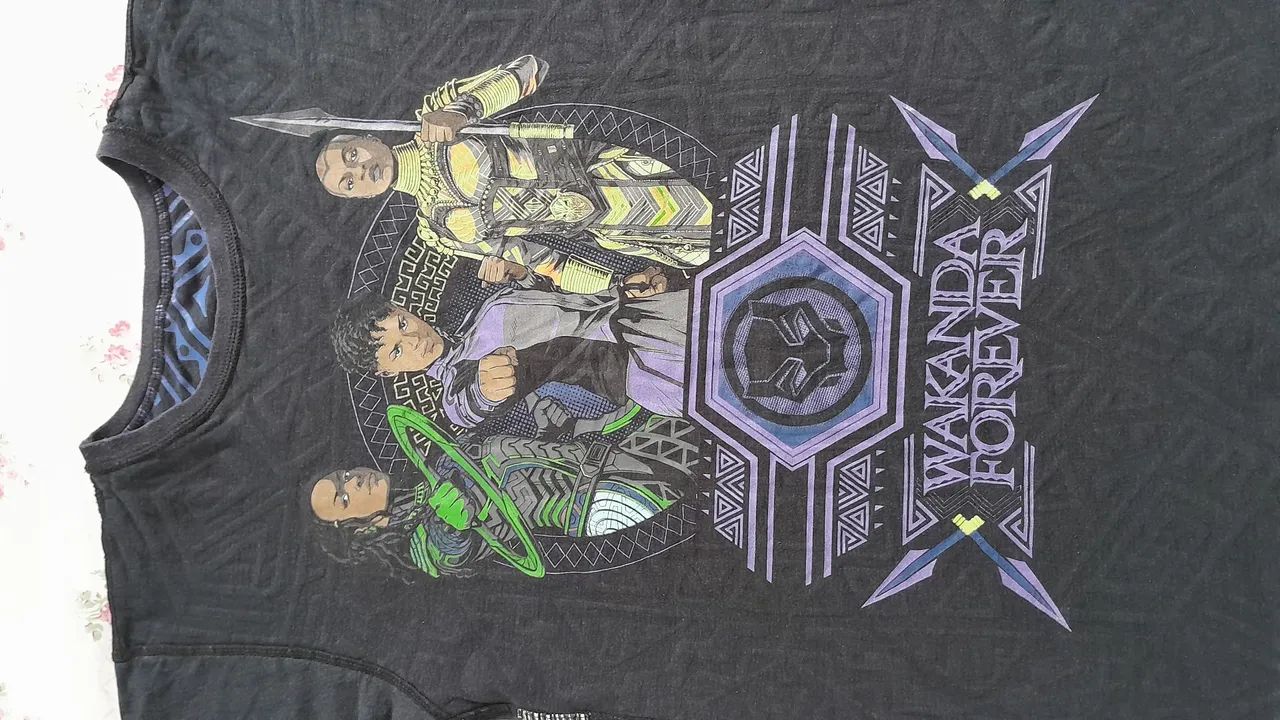 Camiseta Pantera Negra dupla face - Foto 4