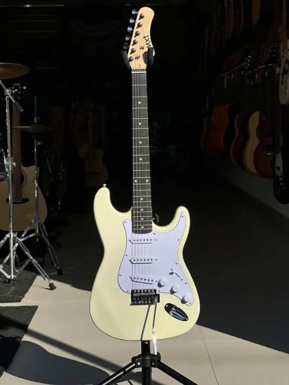 Guitarra MXT stratocaster