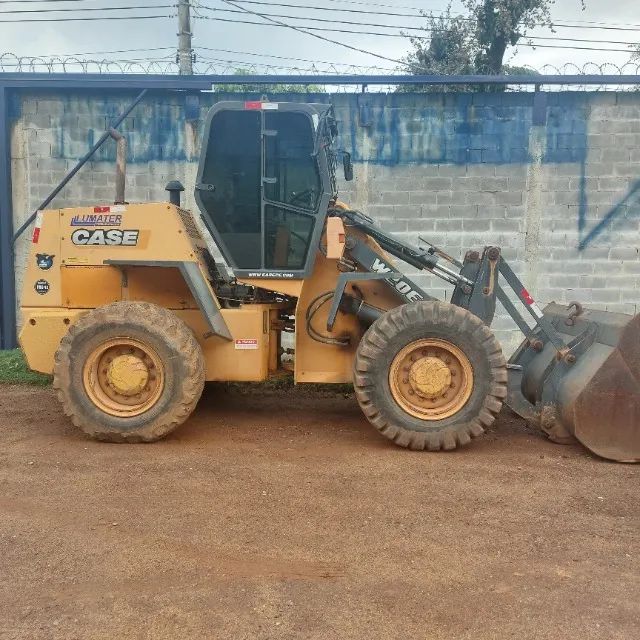 Pá carregadeira CASE W20 E 