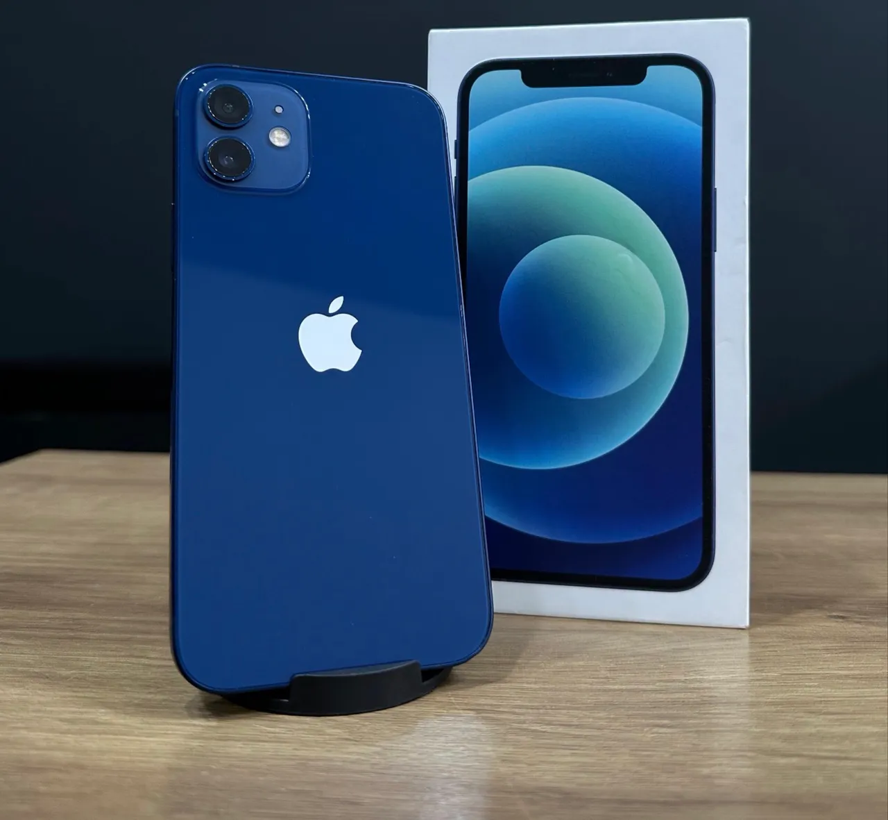 iPhone 12 64gb azul semi novo em excelente estado - Celulares e