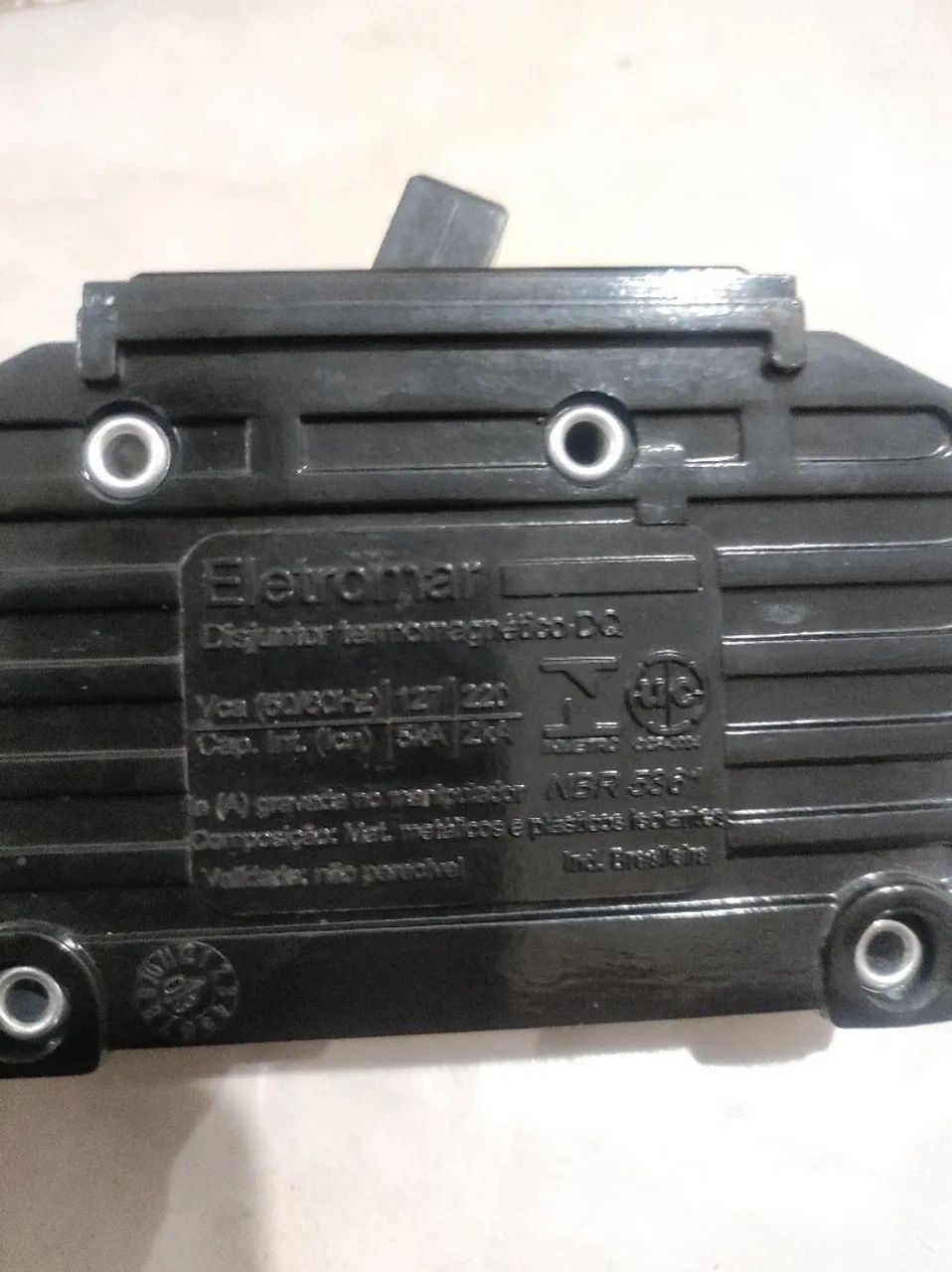 Vendo disjuntores monofásicos usados436600239063060482