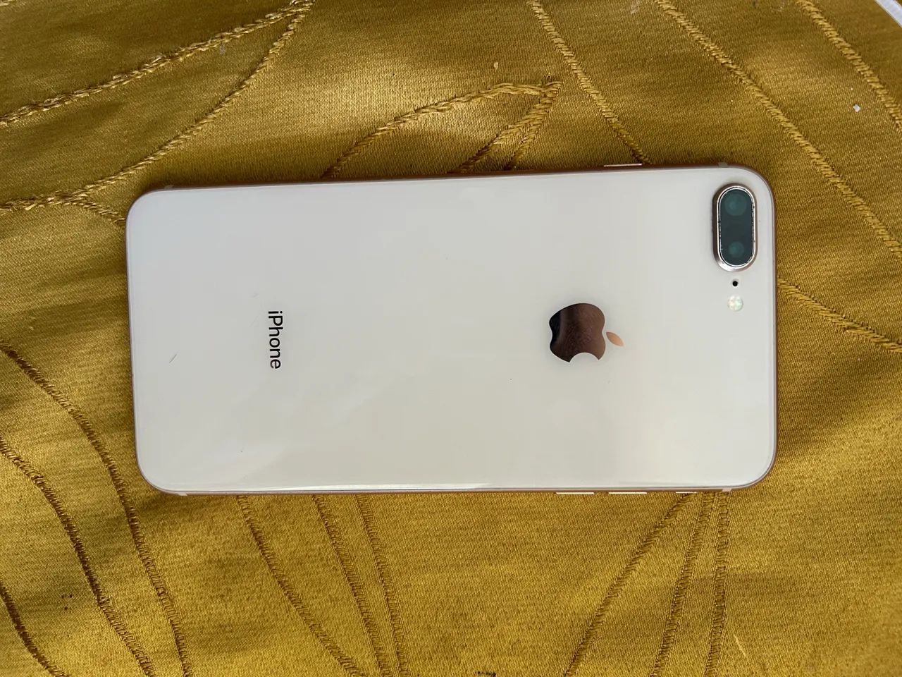 iPhone 8 Plus muito bom
