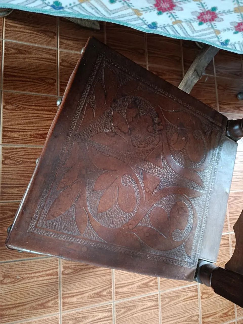 Mesa de jantar 6 cadeiras com assento em couro  - Foto 2