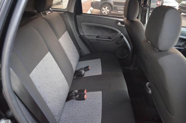 Fiesta hatch 1.6 class flex 4p manual *segundo dono*completo - Foto 12