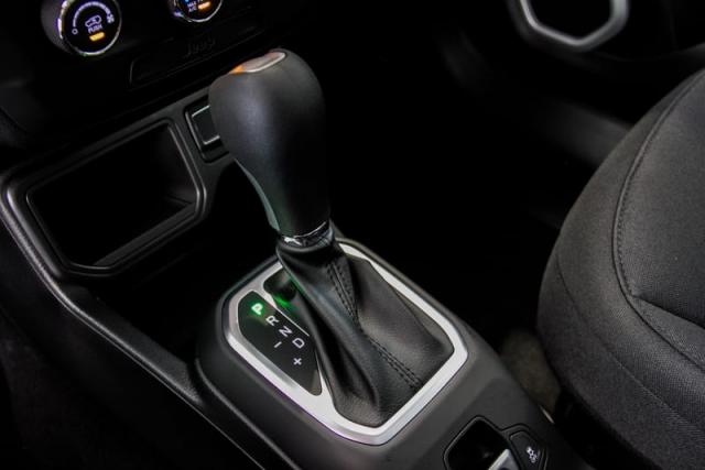 JEEP RENEGADE SPORT 1.8 FLEX AUT - Foto 18