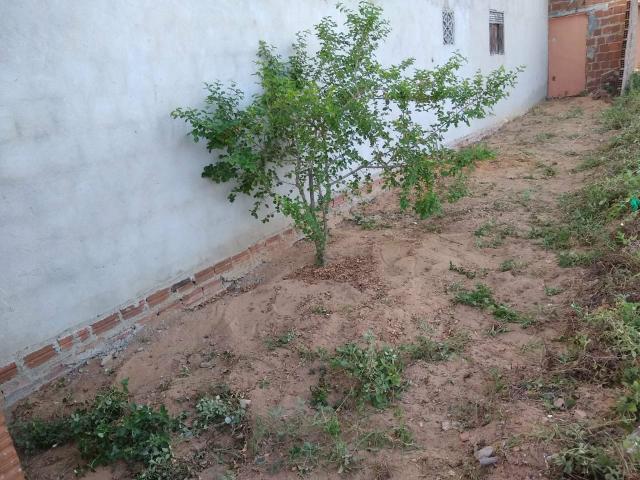 Aluga-se casa R$ 400 por mês