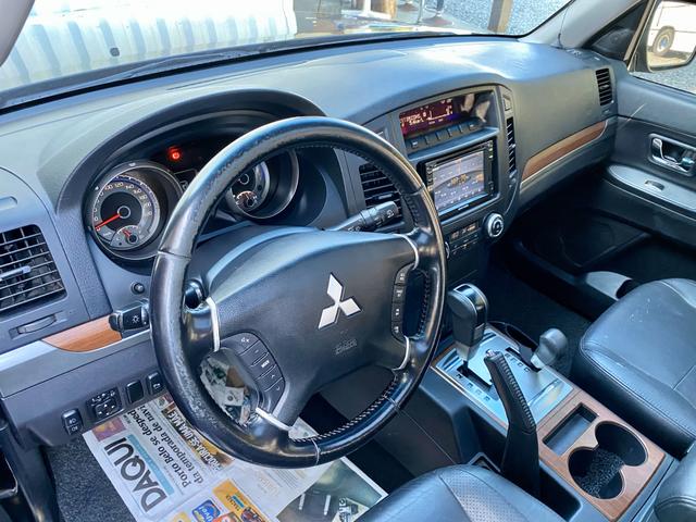 Pajero Full HPE 3.2 diesel ano 2011 4x4 Pneus BF Impecável - Foto 9