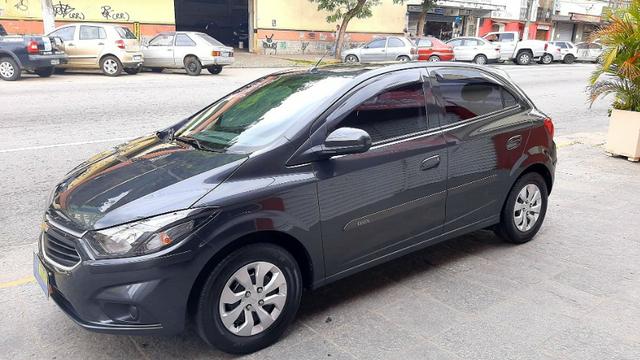 Gm chevrolet onix LT motor 1.0 flex spe/4 c manual 6 marchas 4p cinza ano 2018 35.000km. - Foto 3