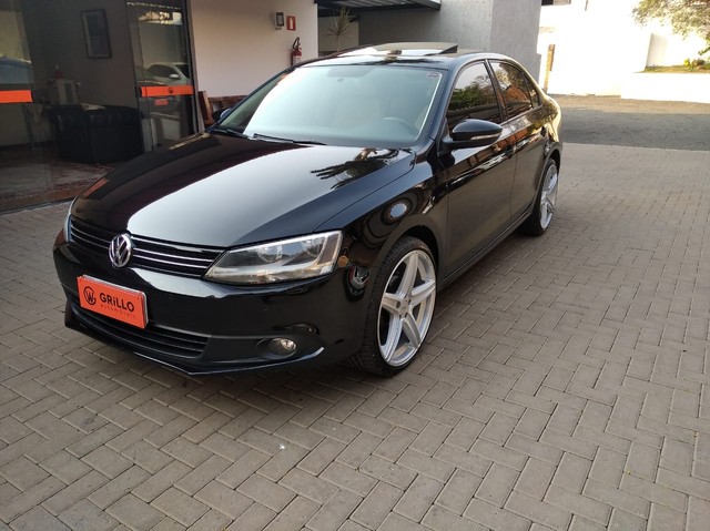 VOLKSWAGEN JETTA 2.0 4P FLEX CONFORTLINE AUTOMÁTICO