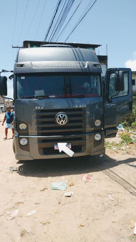 CAMINHÃO VOLKSWAGEN 6X2