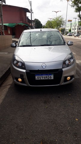 RENAULT SANDERO PRIVILEGE 1.6 AUTOMÁTICO 2014