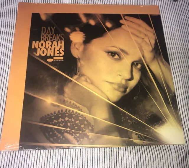 Vinil lp Norah Jones Day Breaks LEIA