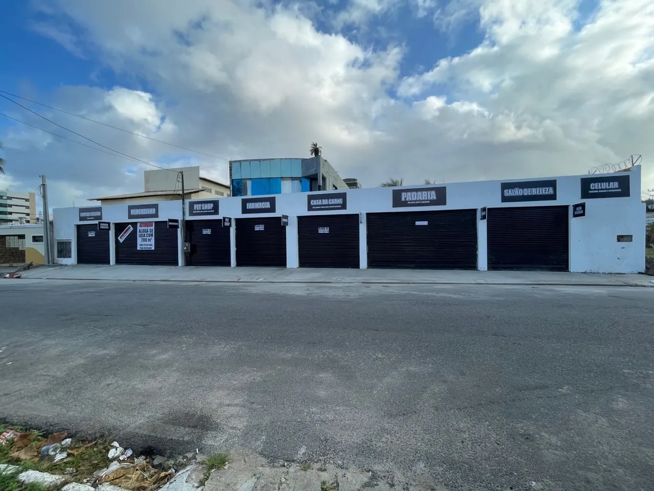 Salas Comerciais para Alugar -Orla de Atalaia, proximo a praça de eventos.