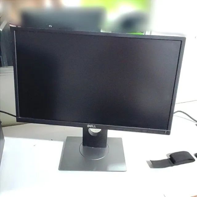 Monitores Dell 22 entre 24" Cor Preto/prata 100v/240v usado e bom esta e funcionando