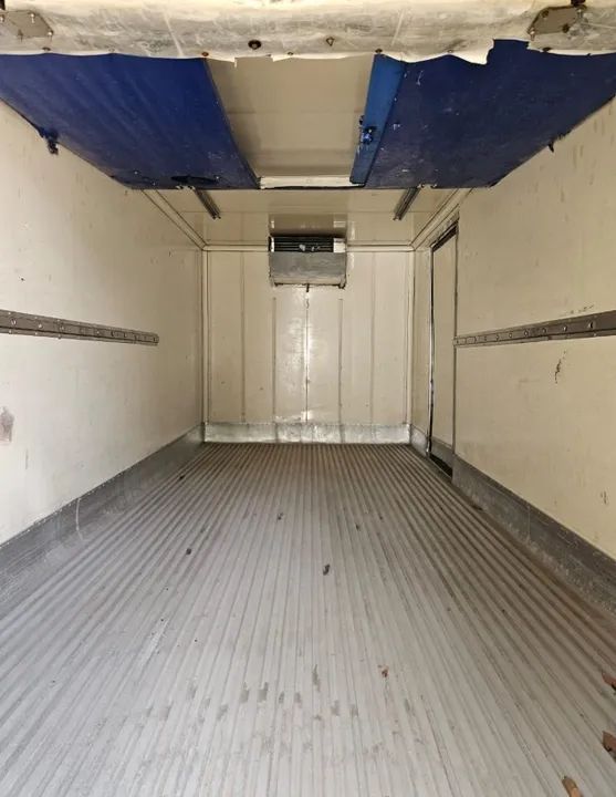 Baú frigorífico 5,50m para 3/4 marca Argi  - Foto 2