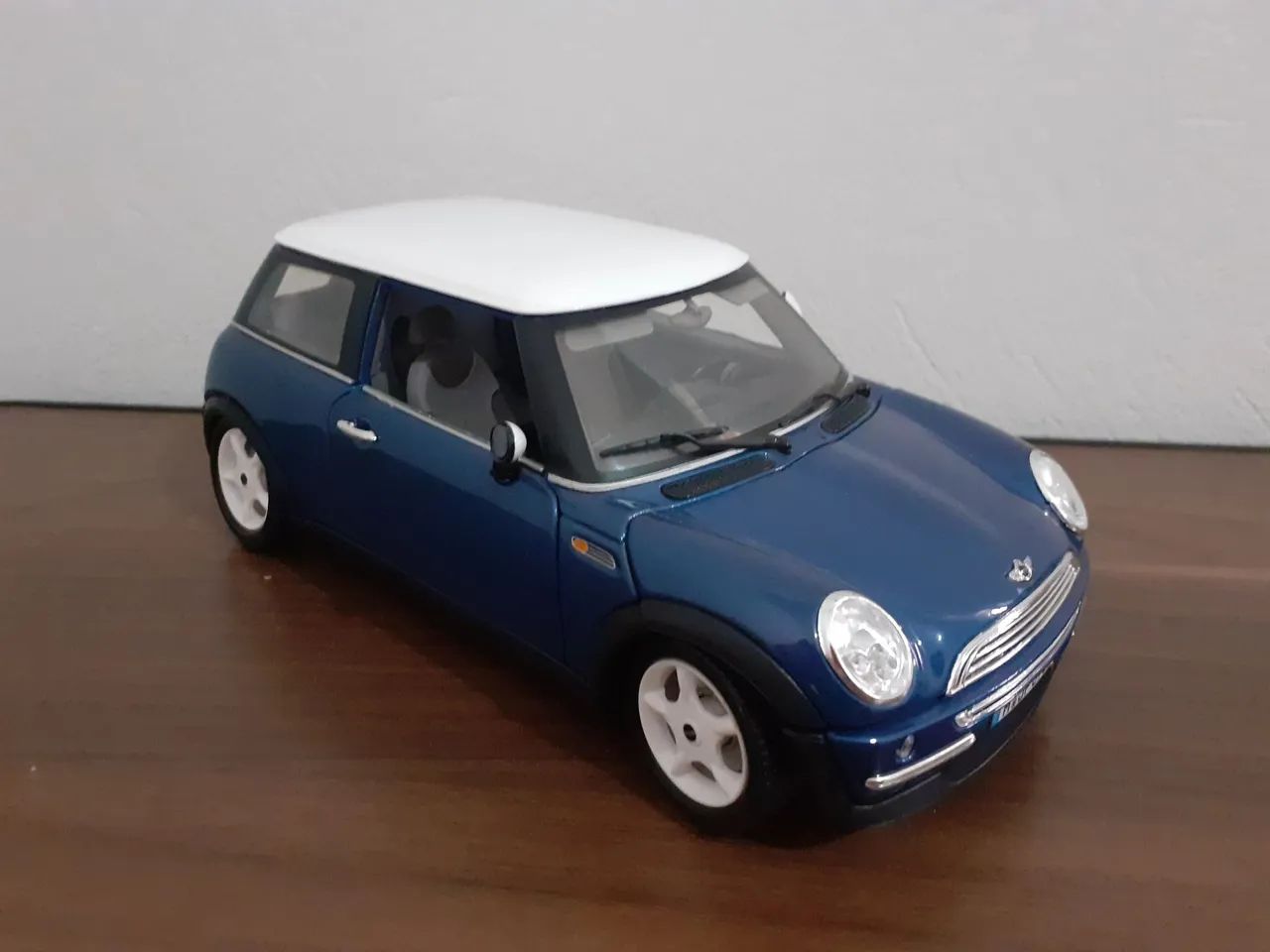 Miniatura mini cooper 1:18 - Hobbies e coleções - Lontra