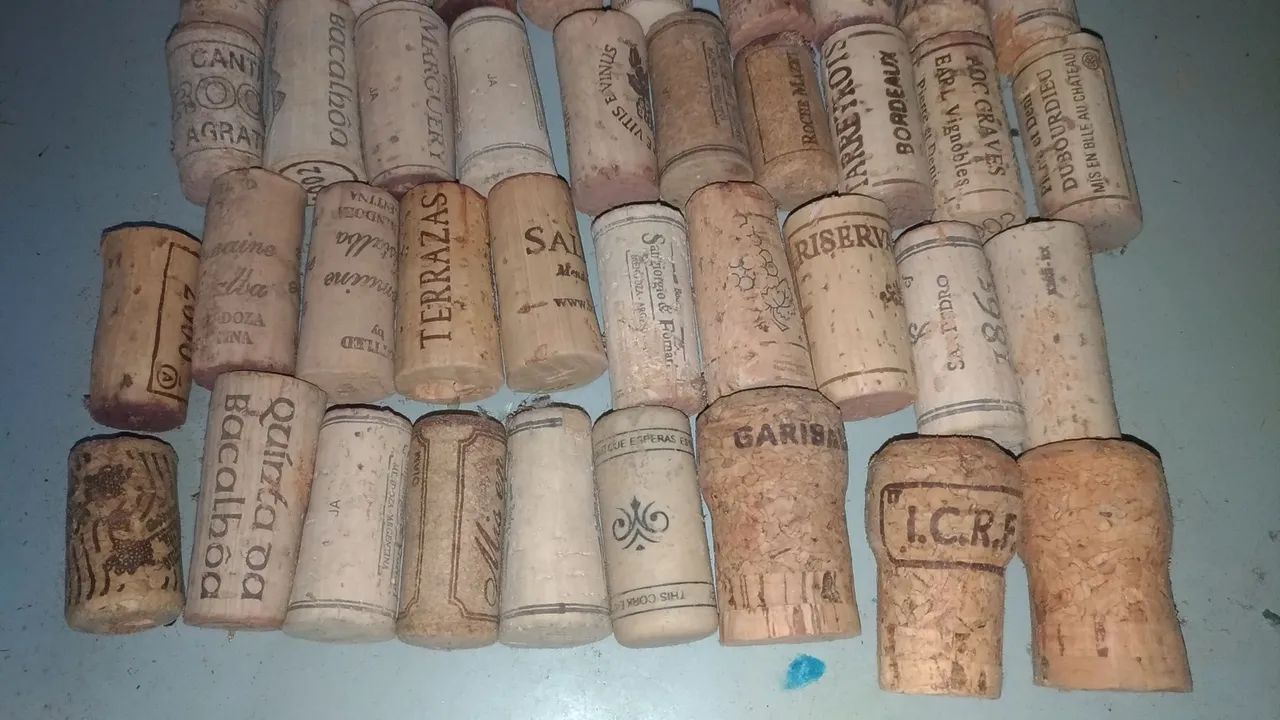 Lote rolhas em cortiça conjunto, originais, usadas, tenho umas 60u. - Foto 4