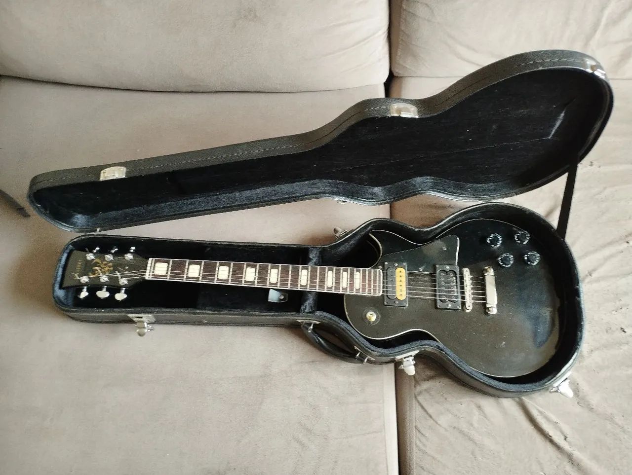 Golden 1984 com case