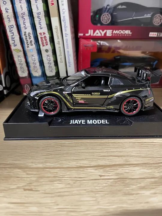GTR R35 1:32 - Foto 4