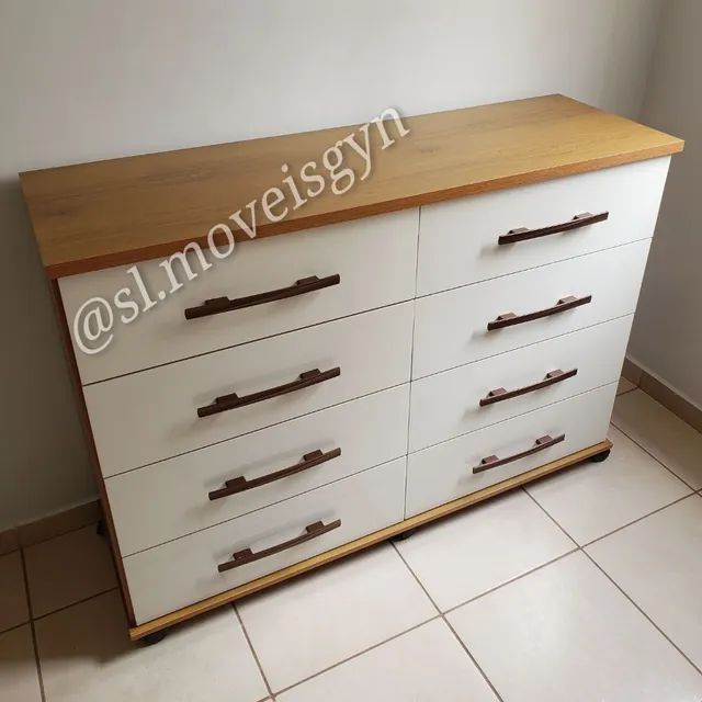 Cômoda 8 gavetas com rodinhas