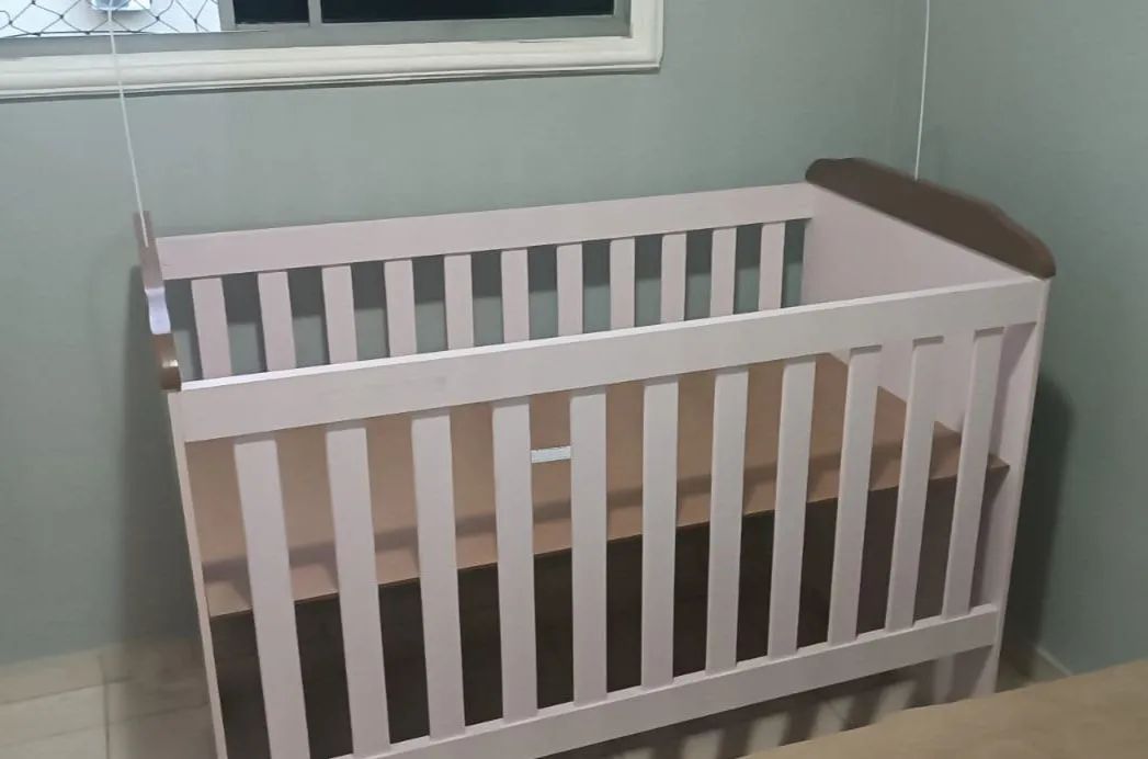 Berço de Bebê rosa 3 em 1