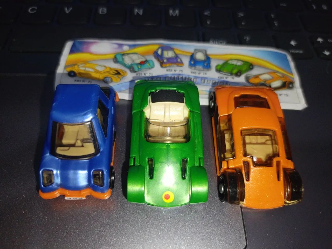 Kinder ovo Carros Futuristas - Foto 3