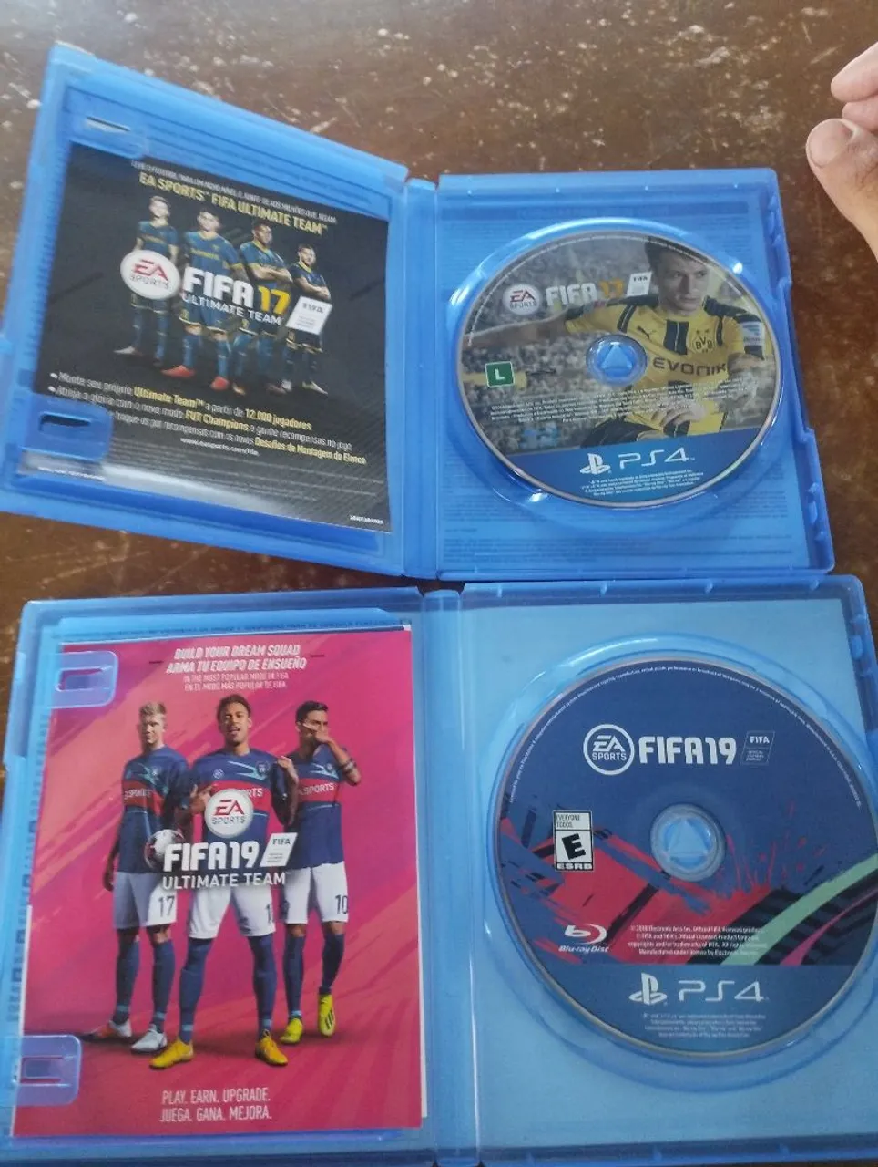 FIFA 17 e FIFA 19 - - PS4