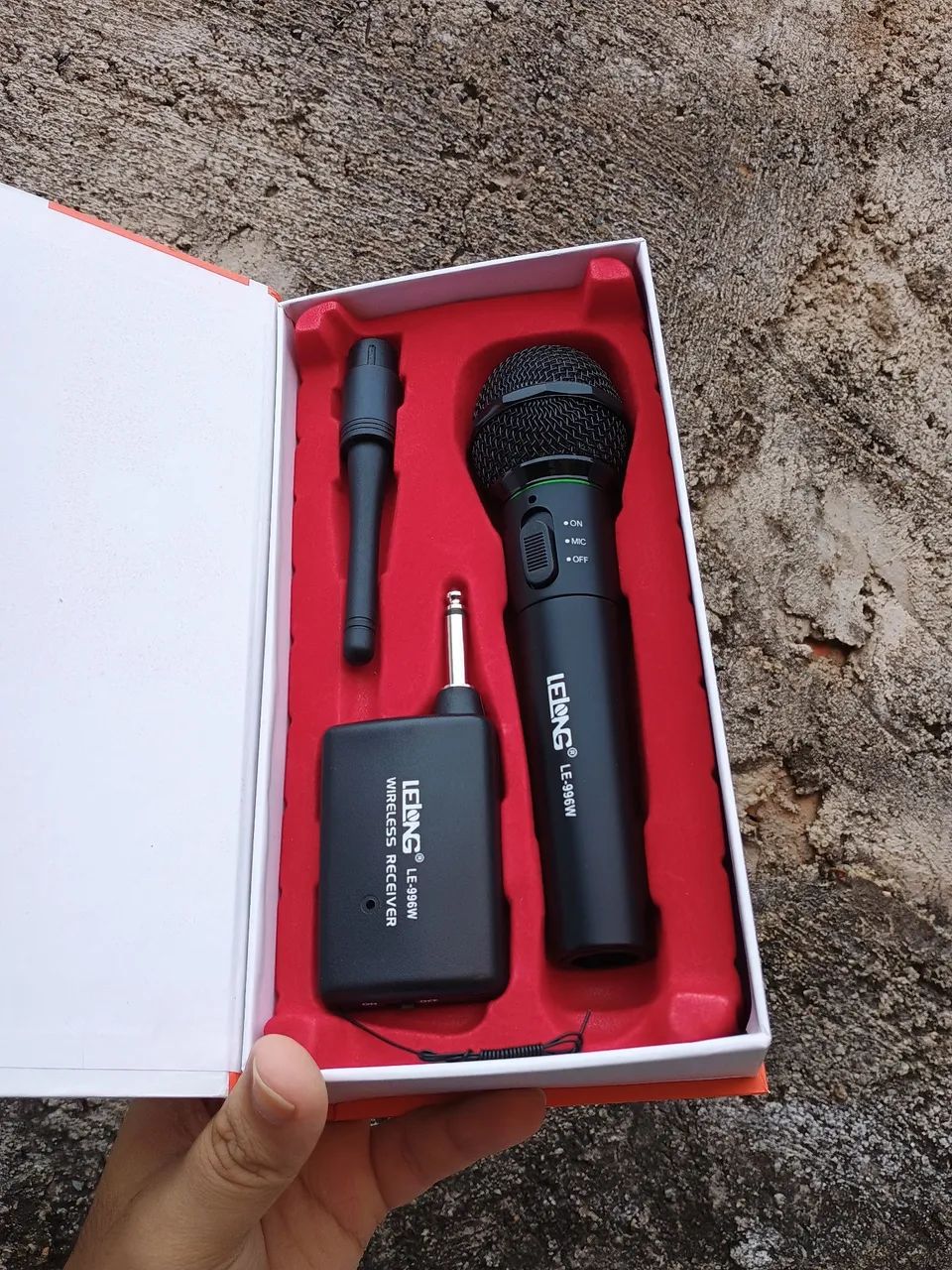 Microfone com e sem Fio Lelong Dinâmico Ideal para Eventos, Igrejas 