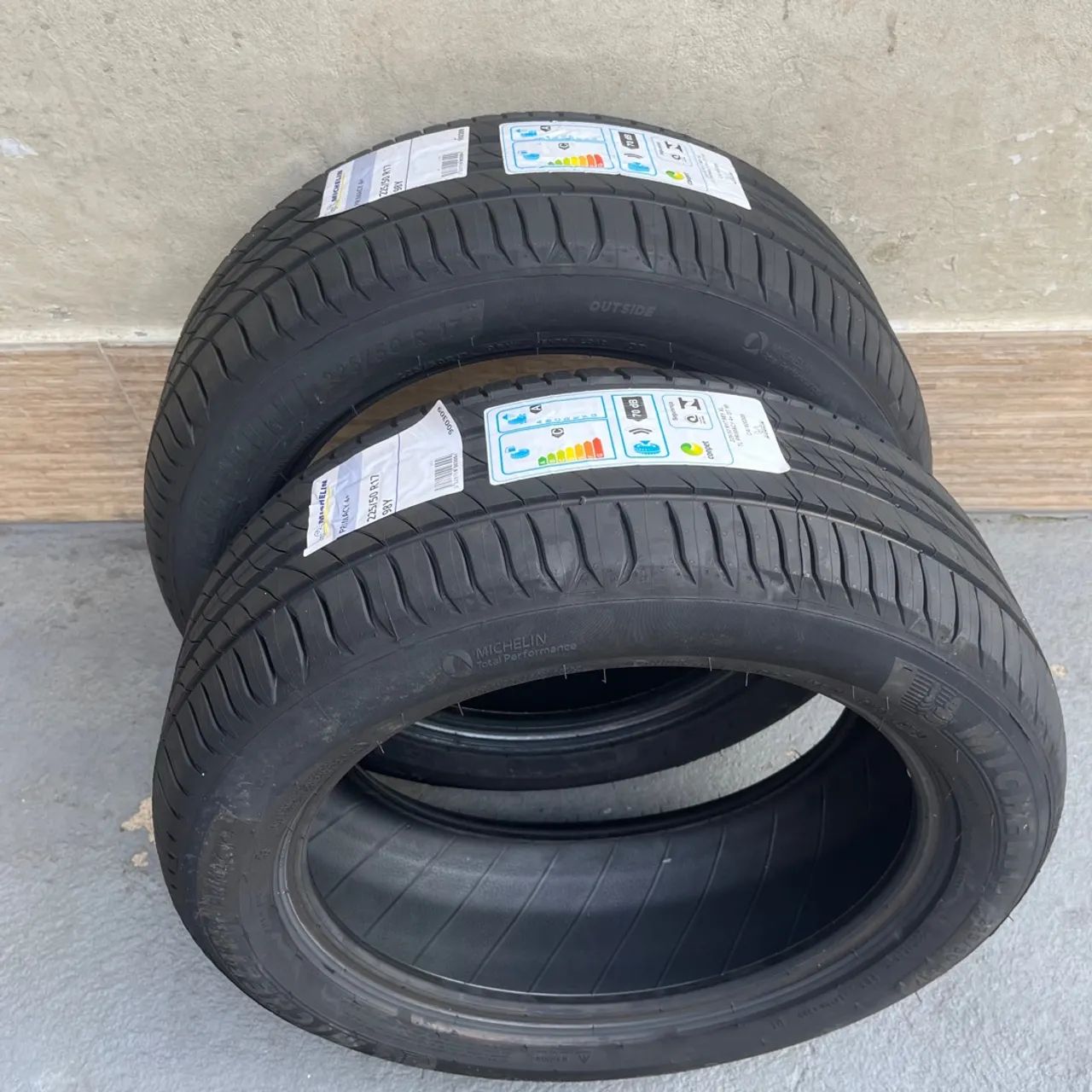 Pneu michelin 225/50R17 - Foto 3