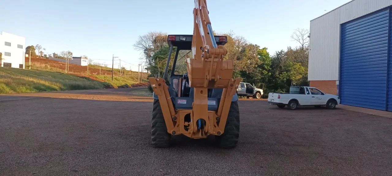 Retroescavadeira Case 580L 4x4 - Foto 5