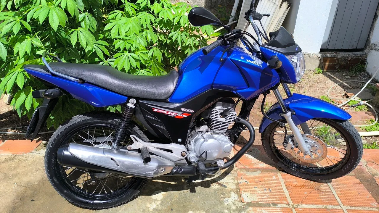 Fan 150cc Partida elétrica e freio a disco 2014