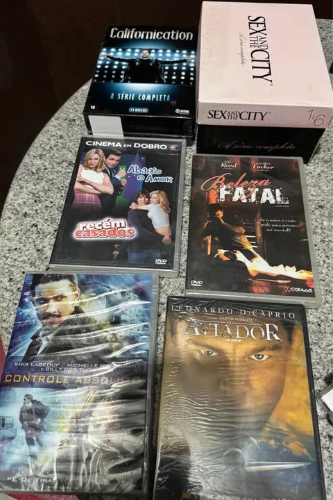 Coleção de DVDs de filmes e séries