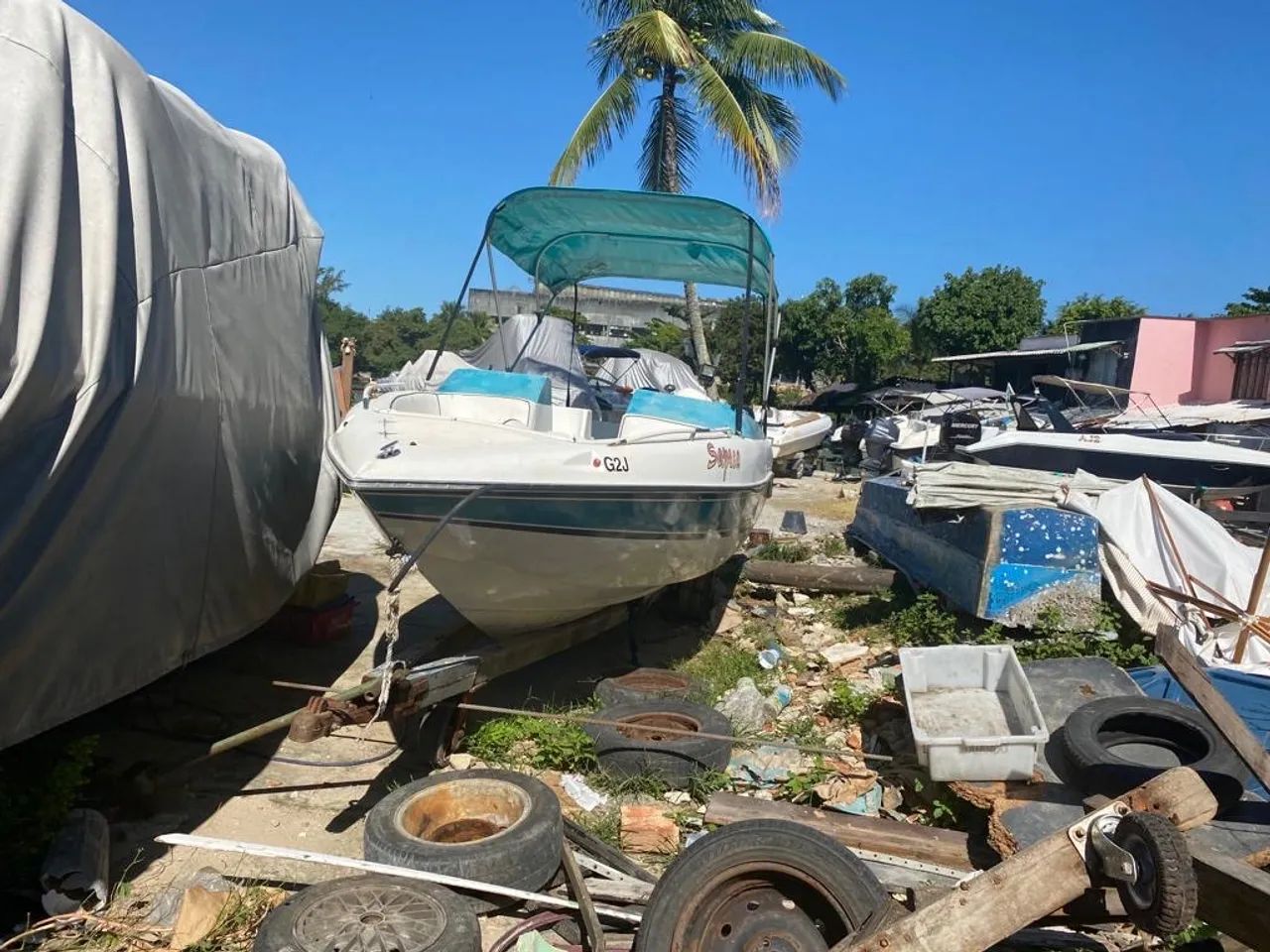 Lancha 19 pés tem que recuperar foi pro fundo - Foto 3