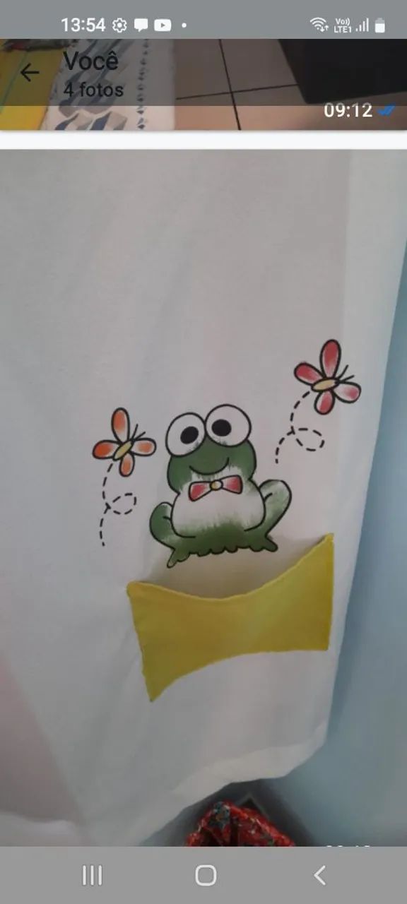 Cortina de tecido branca com desenho de sapo - Foto 2