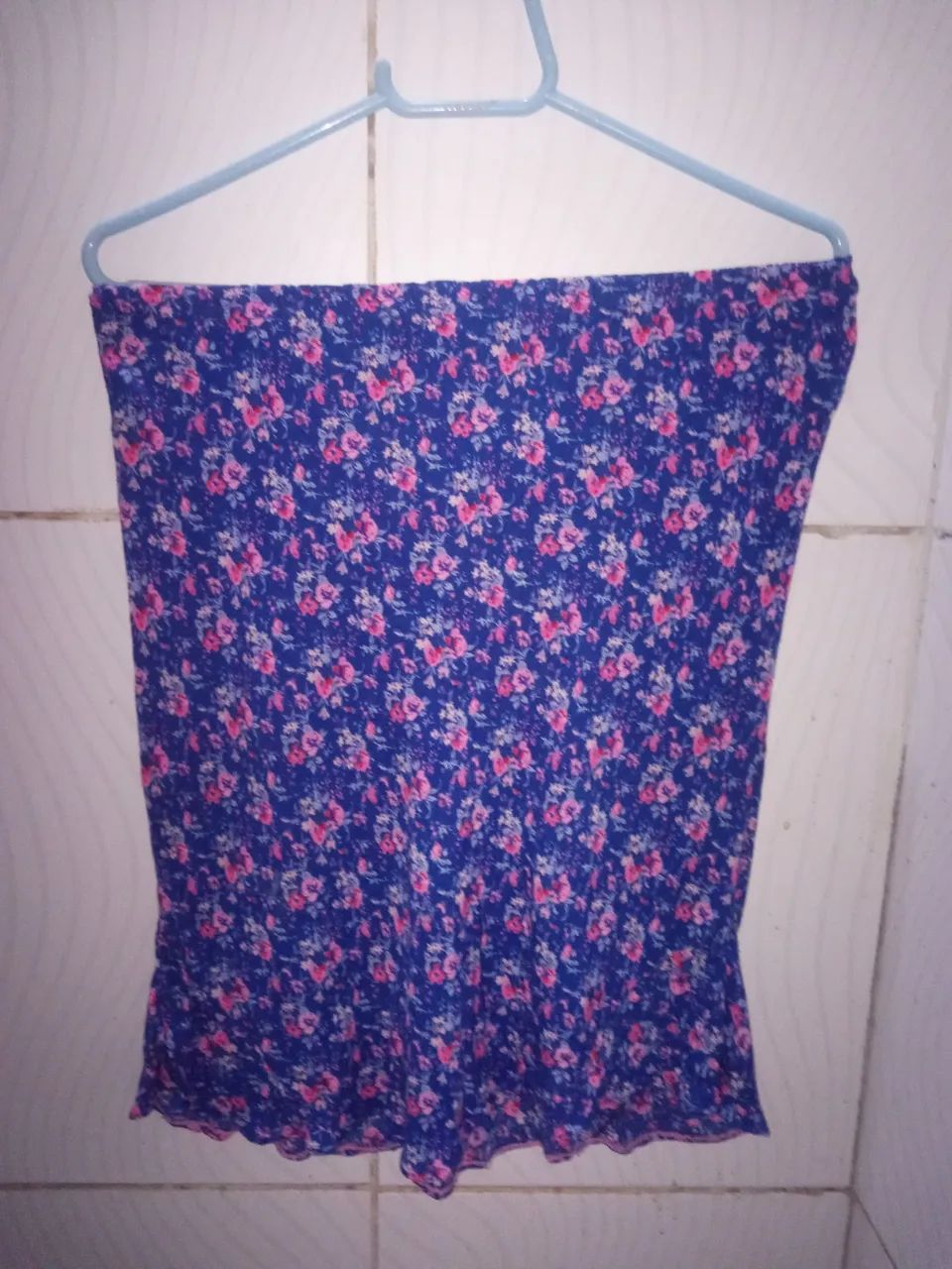 Saia estampada azul com flores - Foto 4