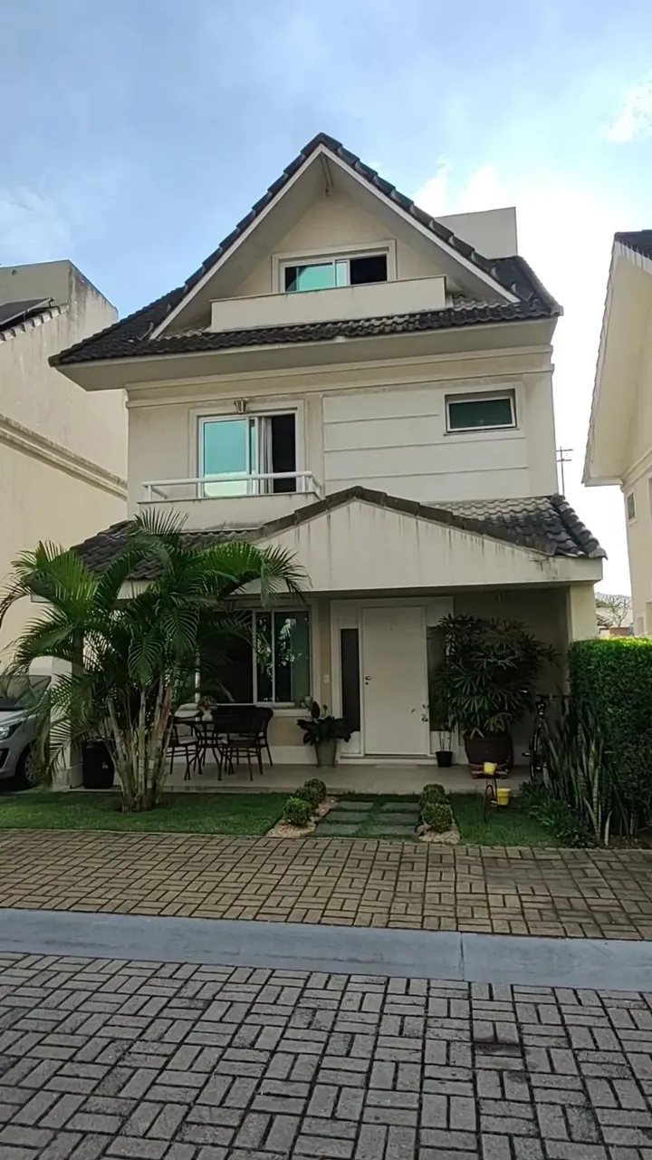 Vendo excelente casa triplex de 156m - Condomínio Sunrise - Recreio dos Bandeirantes