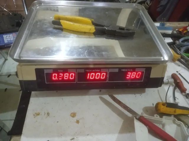 Vendo balança funcionando normal 