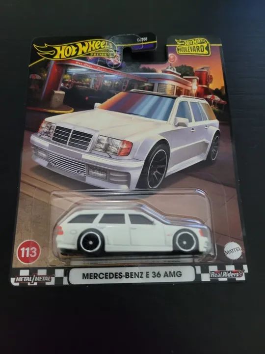 Hot Wheels Mercedes-Benz E36 AMG - HRT78
