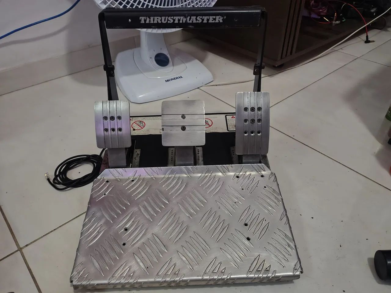 Volante thrustmaster TGT - Foto 2