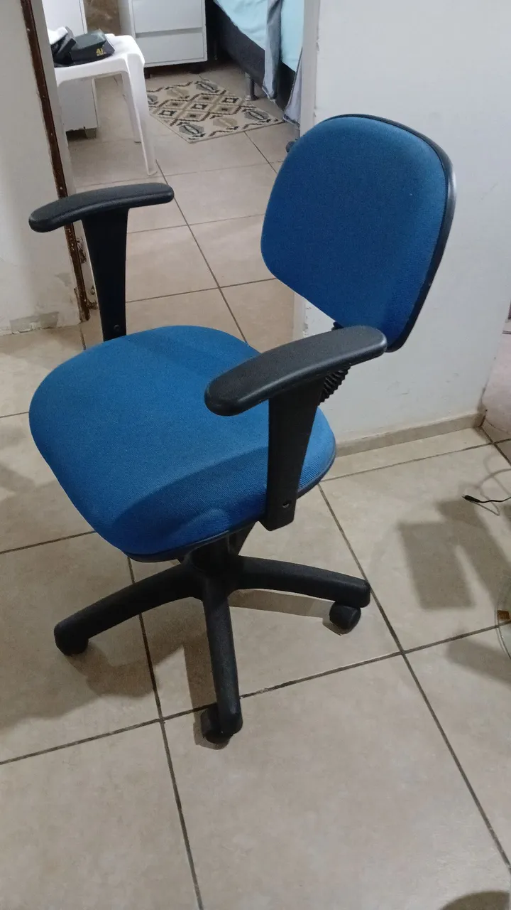 Cadeira de escritório fixas e giratória
