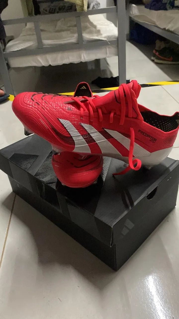 Chuteira predator elite trava mista