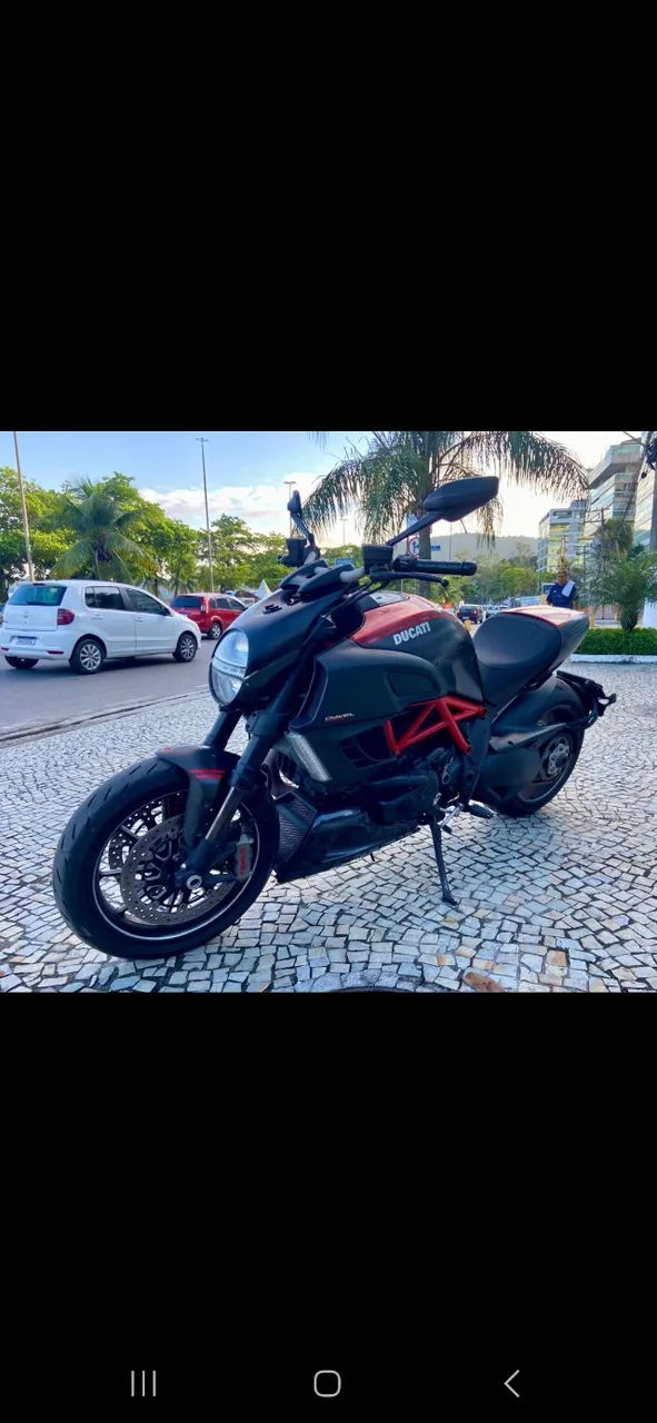 RARIDADE! > Moto Ducati Diavel Carbon 2012 - 1260 cc - Exclusividade, Potência e Estilo!