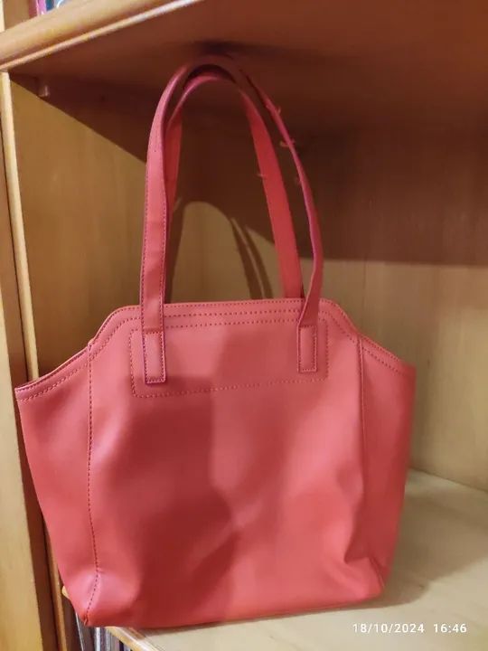 Bolsa Kenneth Cole Reaction Coral - Foto 3