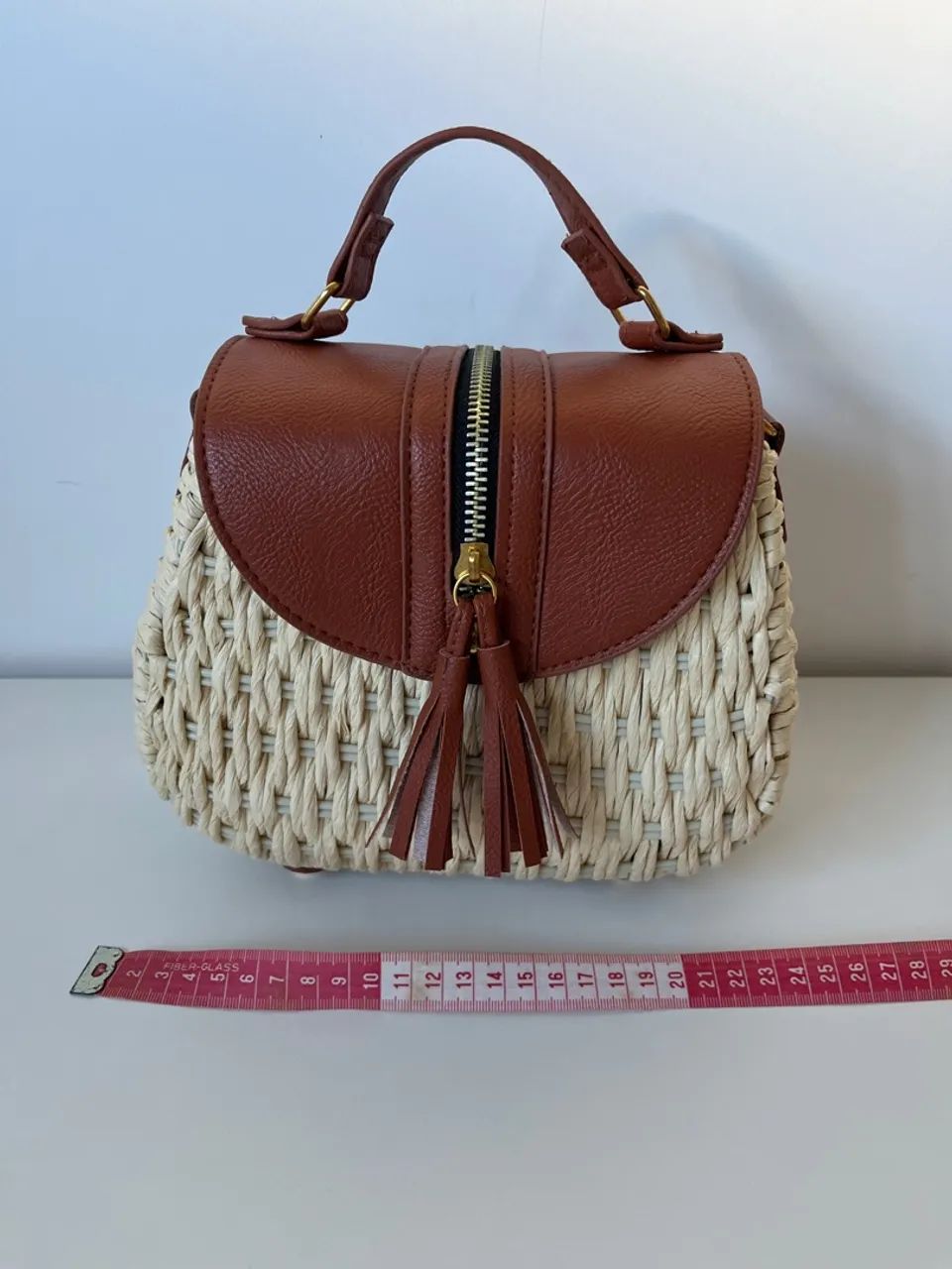 Bolsa de Mão em Palha e Couro Sintético - Foto 2