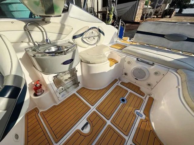 Lancha Focker 215 - Ano 2008 - Mercruiser 4.3 - 220hp - Foto 11