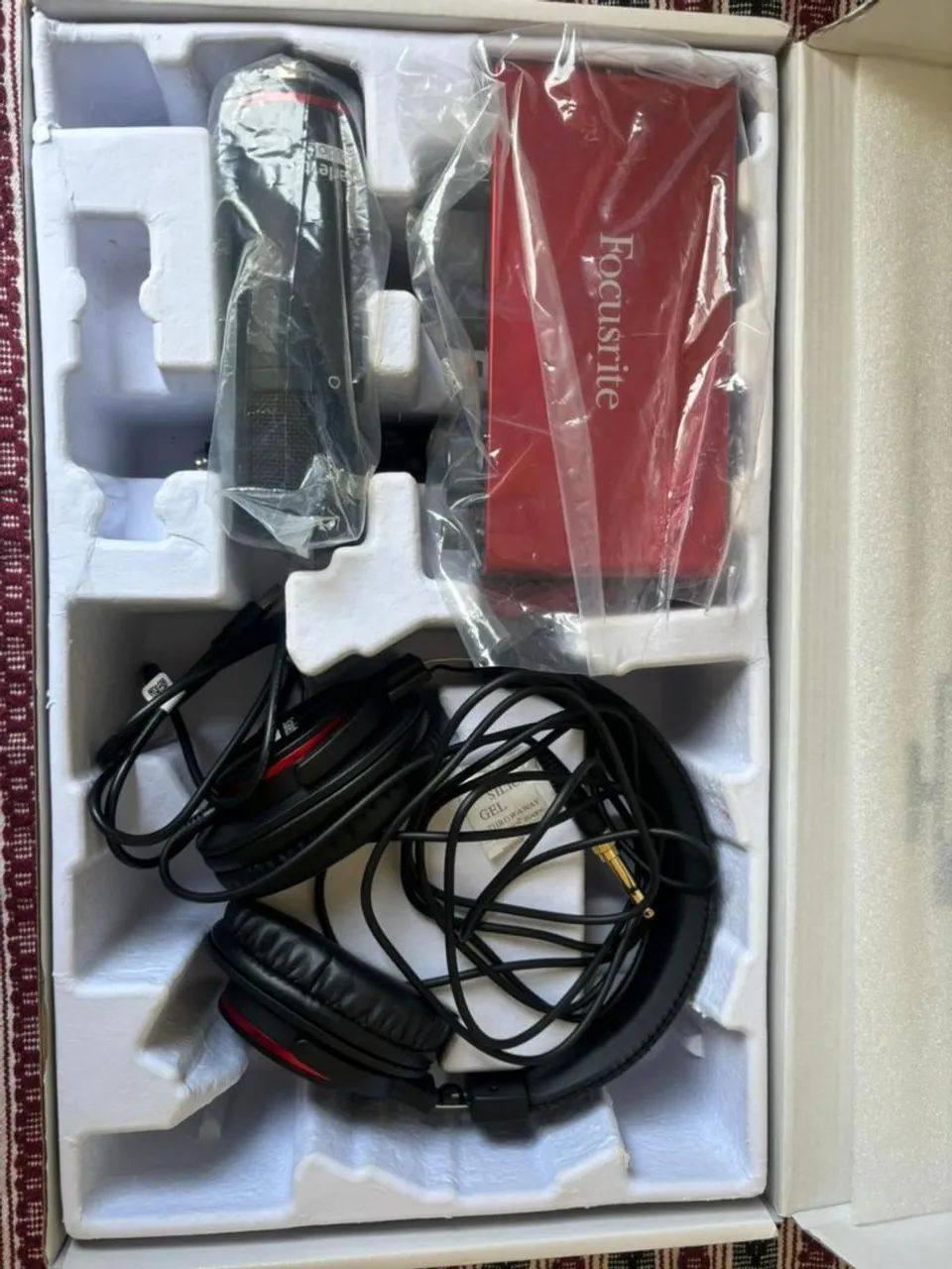 Focusrite Scarlett kit 3era geração  - Foto 2