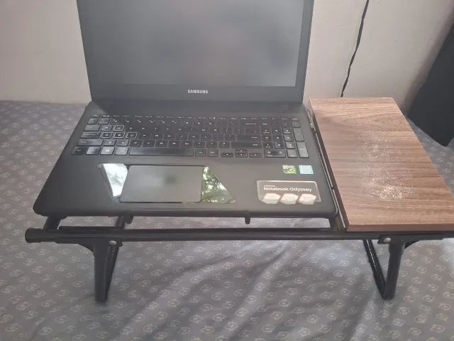 Suporte para Notebook Colo Dobrável Aramado com Madeira - Foto 4